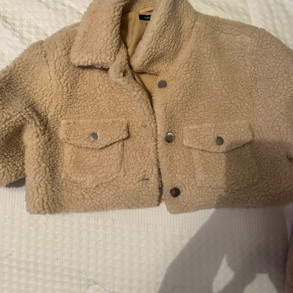 FashionNova Beige cropped furry jacket size M